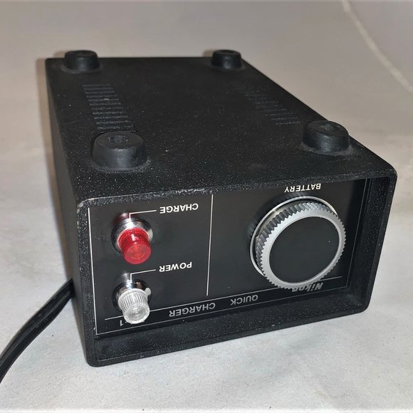Nikon Quick Charger DH-1 - Picture 2 of 8